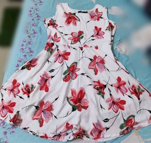 U&F white dress XL size