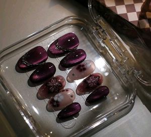 Beautiful Press-On Nails