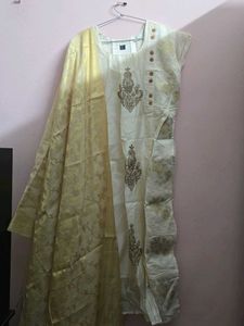 Elegant Cream &amp; Gold Brocade Salwar Kameez