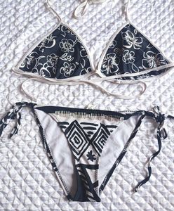Stylish Black &amp; White Bikini Set