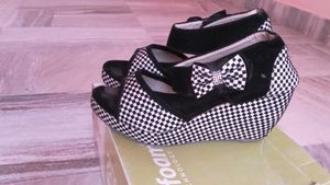 Checkered Bow Wedge Sandals