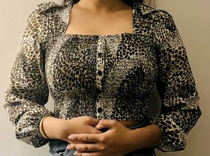Stylish Leopard Print Crop Top🐆🌟💯