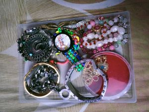 Assorted Fashion Jewellery Set