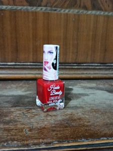 Huda Beauty Long Stay Nail Polish - Red