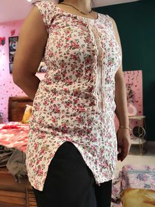 Floral Print Kurta with Lace Detail