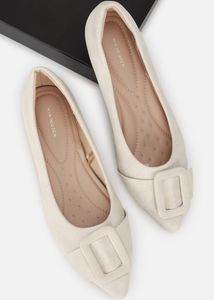 Van Heusen Flats