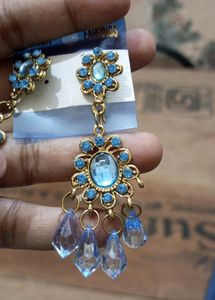 pair of 2 Earrings