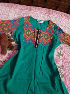 Vibrant Green Kurta with Geometric Sleeves
