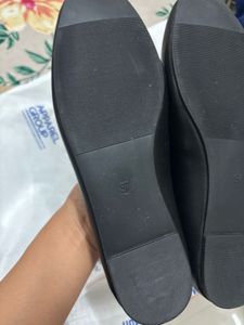 Classic Black Ballerina Flats with Bow Detail