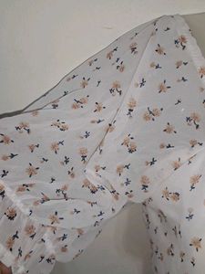 padded Floral Tie-Front Crop Top (unused)
