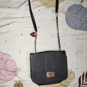 Chic Black Crossbody Bag with Chain Strap