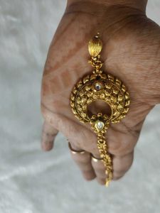 Beautiful Gold Plated Maang Tikka
