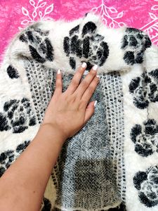 Women Black &amp; White Rose Design Sweater With Stylish Hoodie