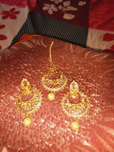 Elegant Gold-Tone Jewelry Set
