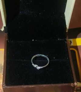 Elegant Diamond Ring pure silver