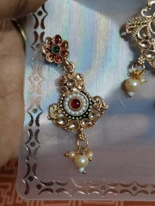 Necklace &amp; Earring Set