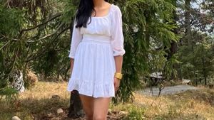 Chic White Ruffle Mini Dress