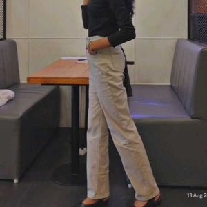 High-waisted Straight Beige Jeans