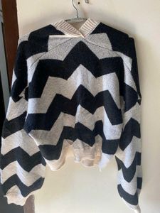Stylish Patterned Knit Sweater