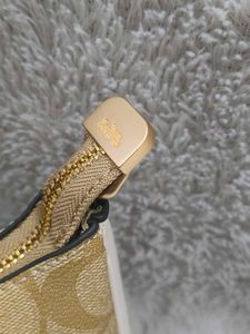 Coach Teri White folding box 🎁
