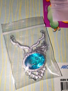 Stunning Blue Gemstone Necklace