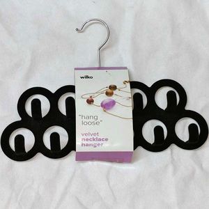 Wilko Velvet Necklace Hanger