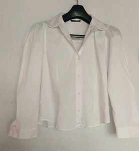 Chic White Button-Up Blouse with Puff Sleeves