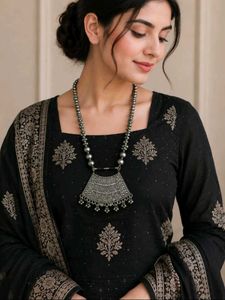 Elegant chain silver colour