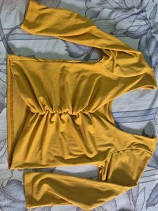 Chic Yellow Ruched Long Sleeve Crop Top