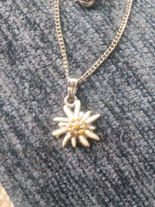 cute edelweiss flower short chain necklace for sal