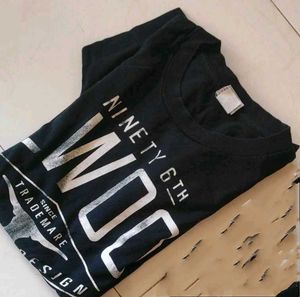 Black Graphic T-Shirt "Ninety 6th Woo" for men