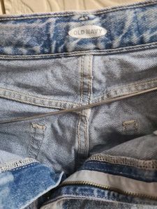 Light Wash Ripped Jeans