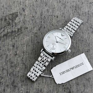 Emporio Armani 🆕 Grey Dail ladies' watch features