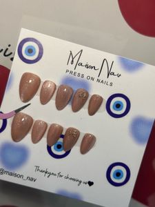 Maison Nav Press On Nails