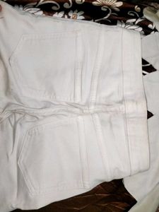 Skinny white pant