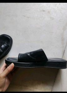 Leather thong sandal