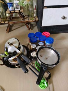 Pressure Cooker and Jars Set