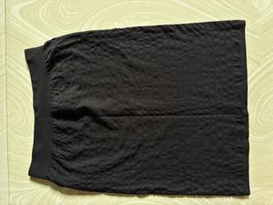 Black Textured Pencil Skirt, free size 🖤