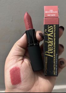 Mac powder kiss shade 930 Breakthrough