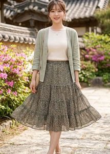 Chic Floral Tiered Midi Skirt