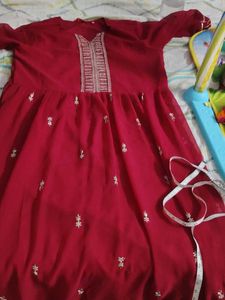 nyara cut top
