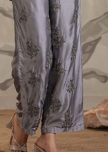 Grey embroidered straight pant - NEW