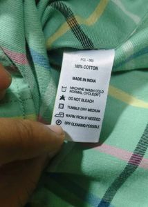 Levi's Plaid Button-Up Shirt