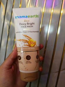 Mamaearth Rice Dewy Bright Face Wash