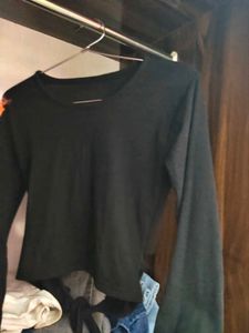 Black Long Sleeve tie Crop Top