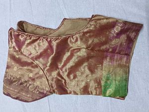 saree with 2 blouse and one extra free