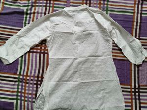 Elegant White Chikankari Kurta