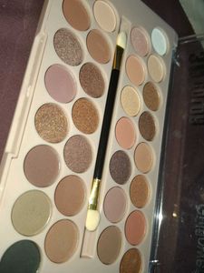 30 Color Eyeshadow Palette