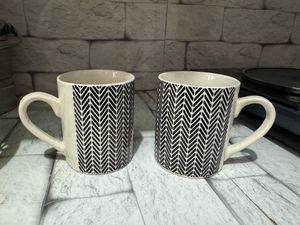 Stylish Ceramic Mugs (Set of 2)