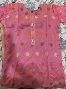 Banarasi orangish Pink Kurta Set with Dupatta